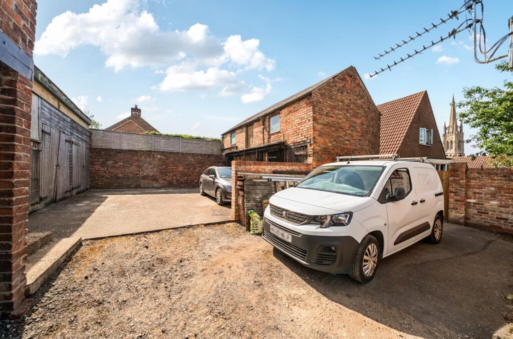 6, Garages, R/O 70 Upgate, Louth, Lincolnshire, LN11 photo 5