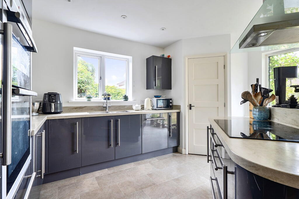 House in Leicester, Cottesmore - View 4