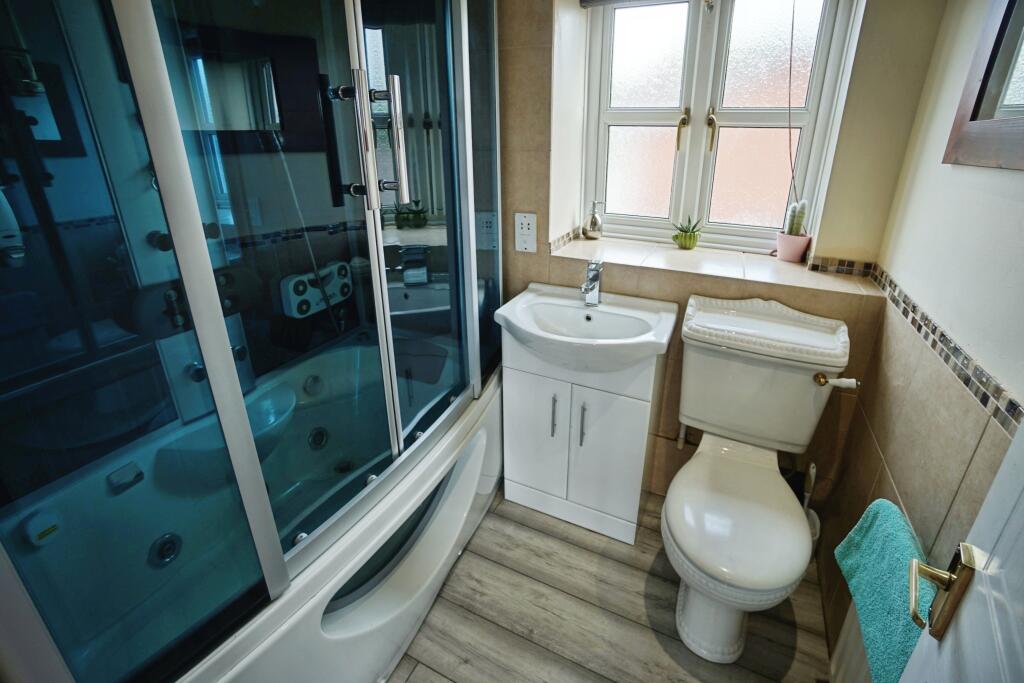 Narraway Grove, Tipton, DY4 photo 3