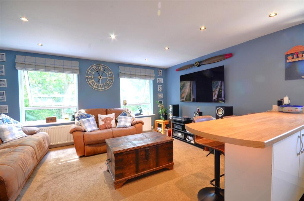 Apartment in Redhill - View 3