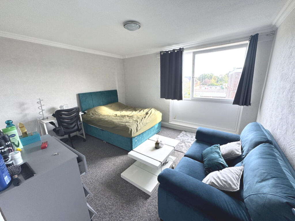 Apartment in Preston - View 5