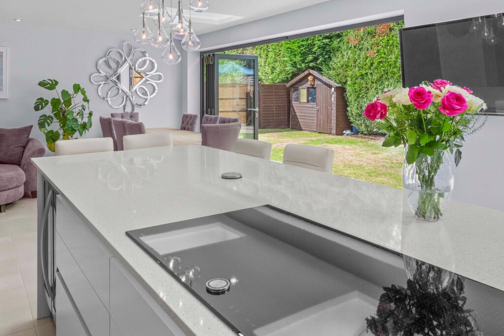 House in Penn, Chepping Wycombe - View 6