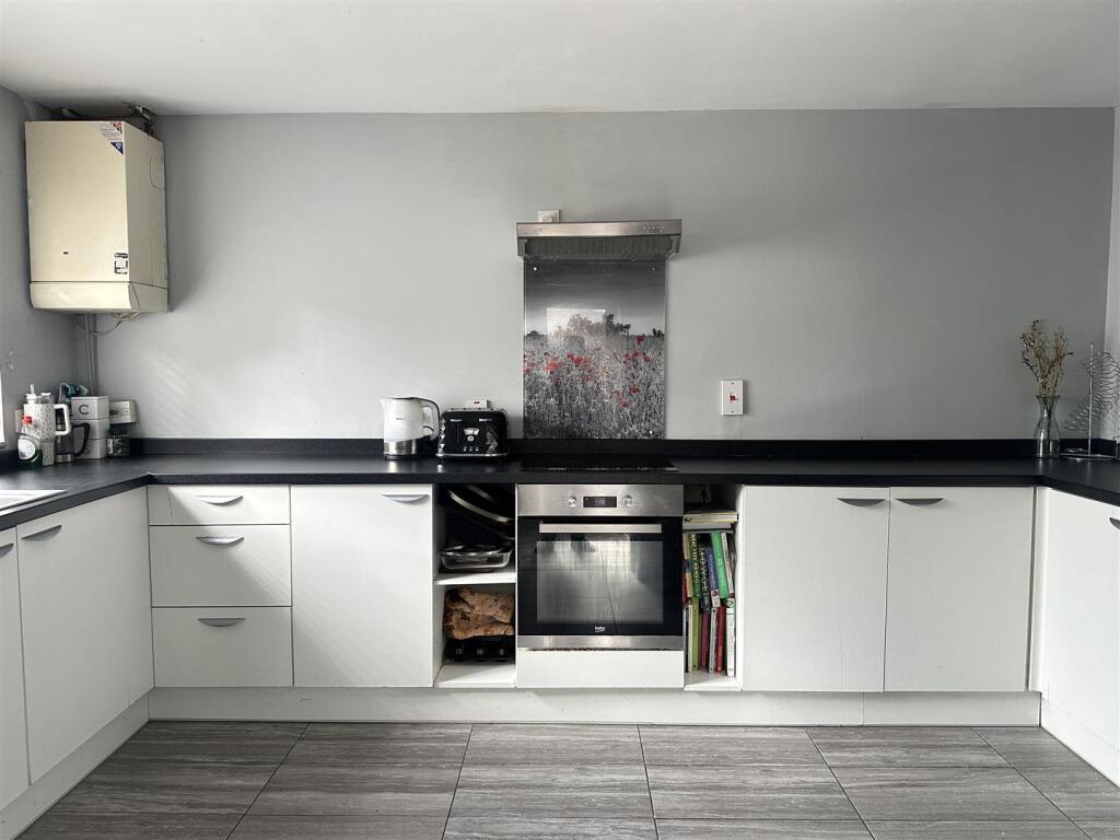 House in Wigston, Wigston Fields, South Wigston - View 3