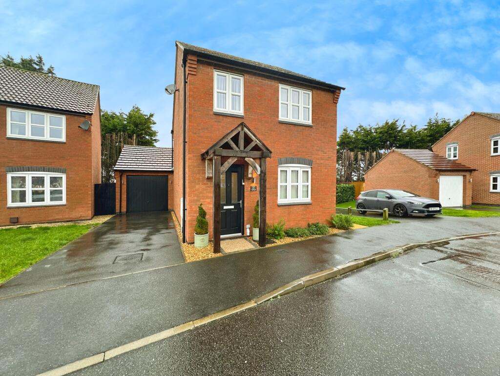 Main image of property: Cascade Close, Burton-on-Trent, DE14
