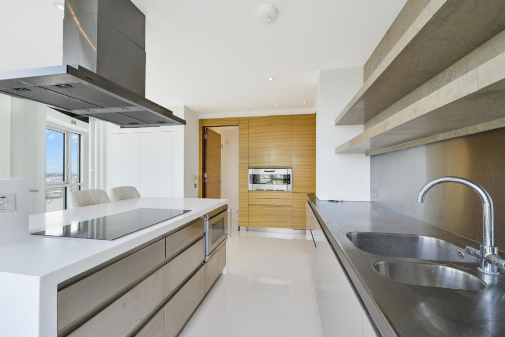Apartment in London - More