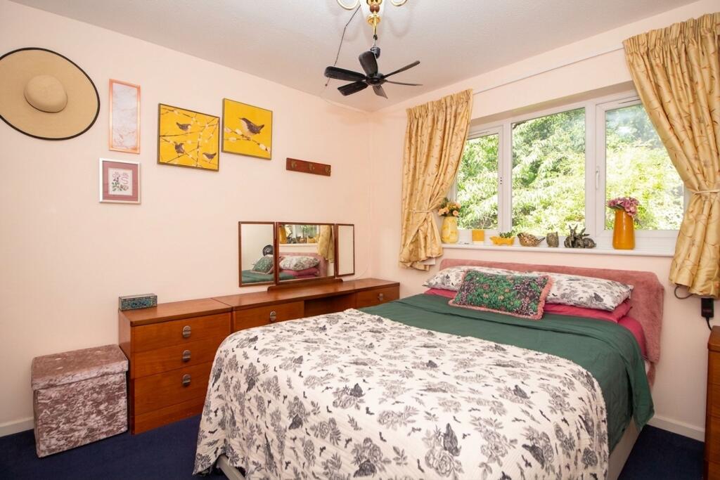 Apartment in Watford - View 2