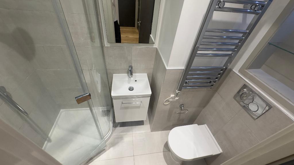 Apartment in Croydon - View 4