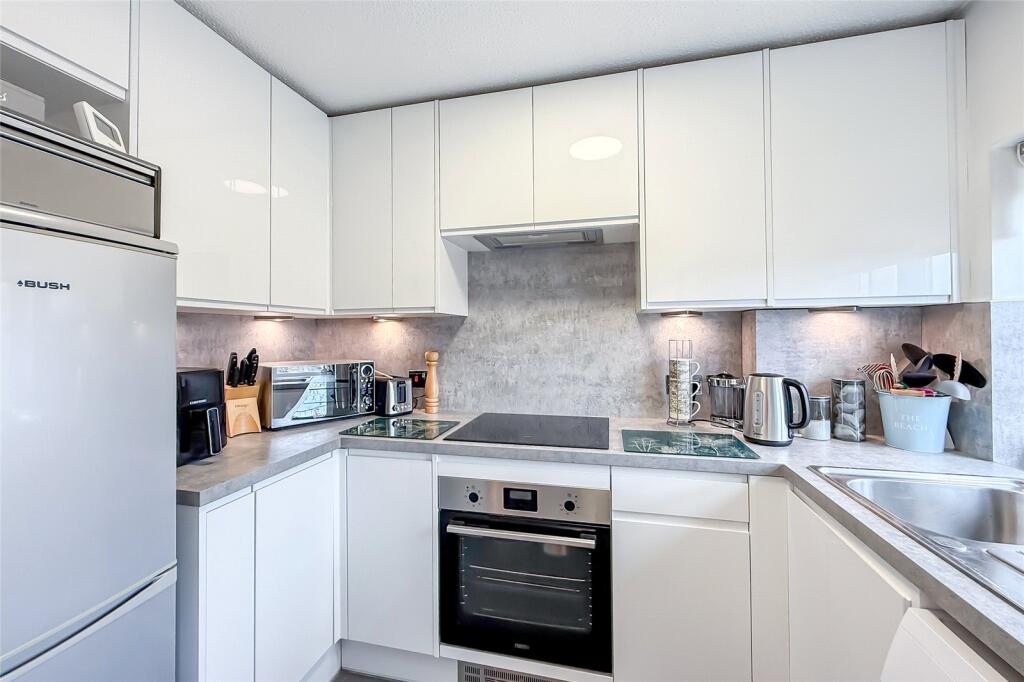 Additional image 10 of Taylor Close, St. Albans, Hertfordshire, AL4