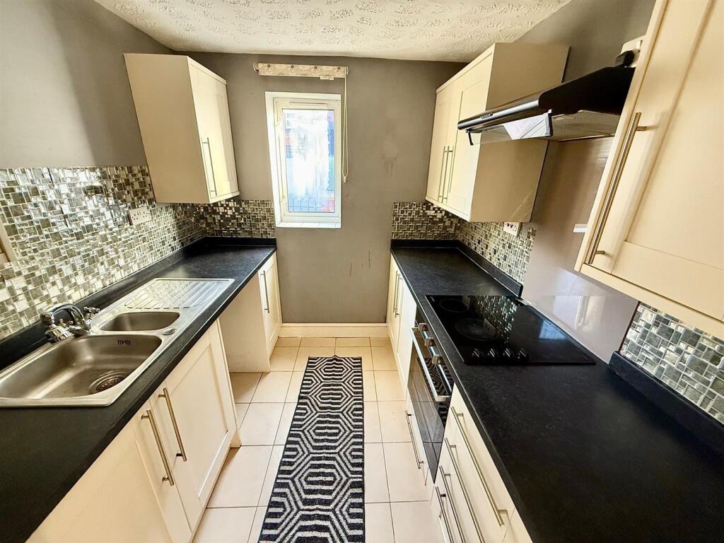 Trafalgar Court, Great Yarmouth photo 4