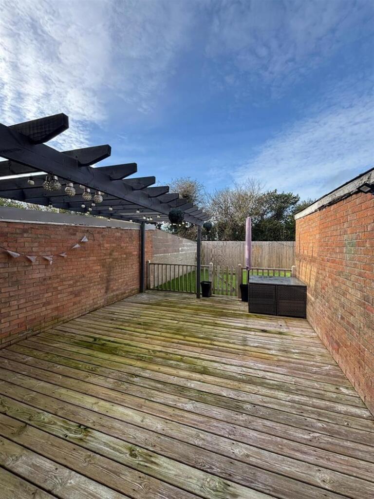 House in Bridgend, Brackla - More
