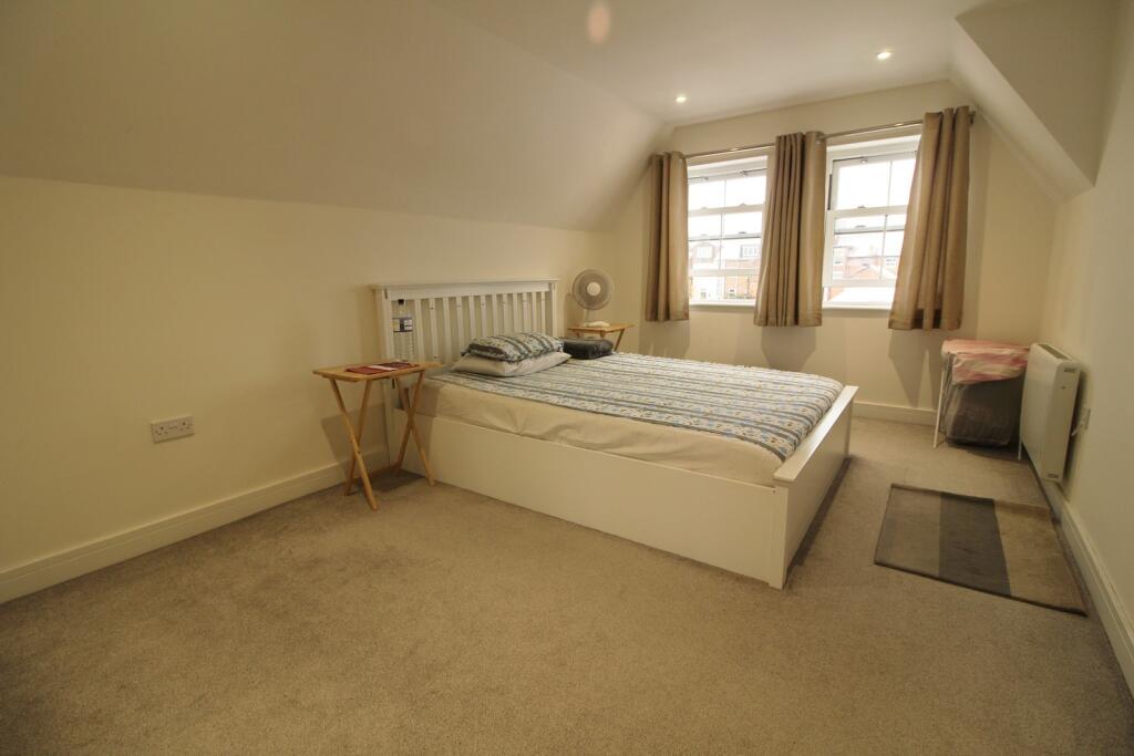 Apartment in Reading, Katesgrove - More