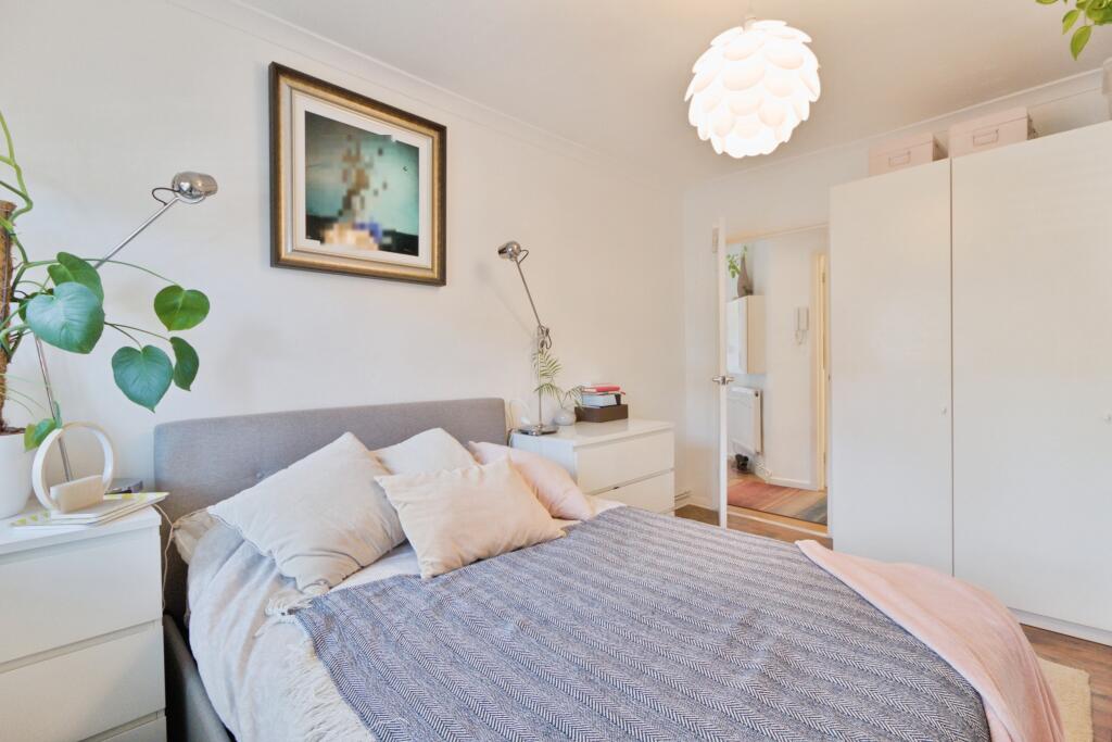 Apartment in London - View 5