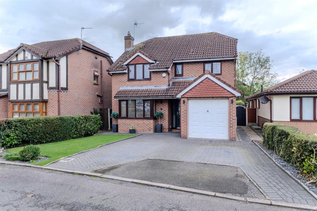 4-bed detached on Lapwing Close, Winsford, £325,000