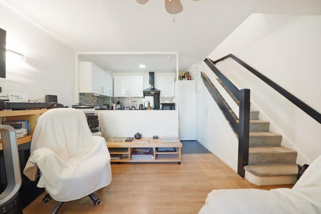 House in London - View 4