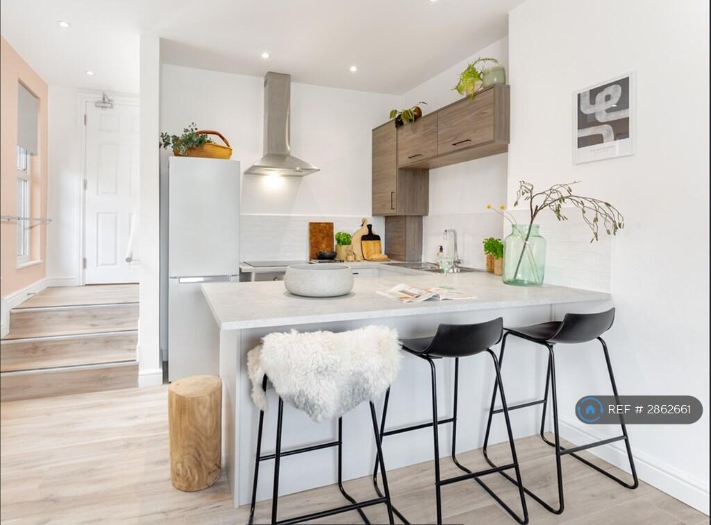 Main image of property: Pendlebury, Manchester, M27
