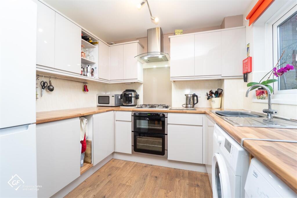 27, Farleton Court, Lancaster, Lancashire, LA1 2JZ, Lancaster photo 3