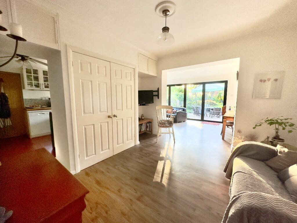 Horsham Road, Crawley, West Sussex, RH11 photo 4