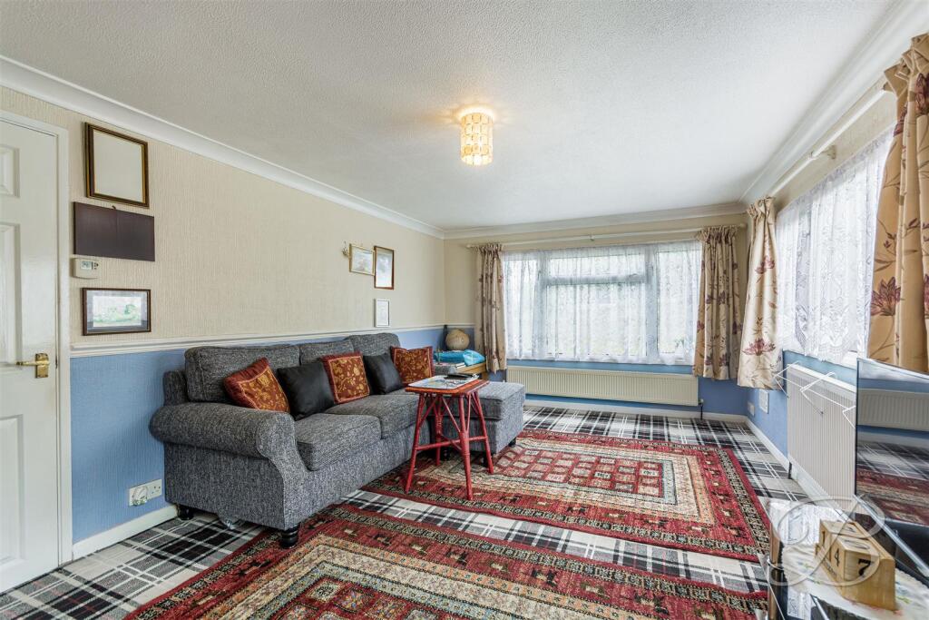 Poplar Drive, New Tupton, Chesterfield photo 2