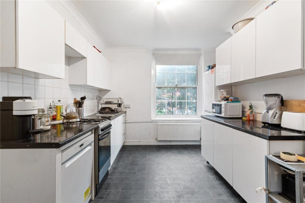 Apartment in London, Caledonian Estate, Barnsbury - View 4