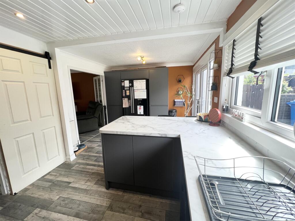 10 Treesbank, Kilwinning, KA13 6LY - More