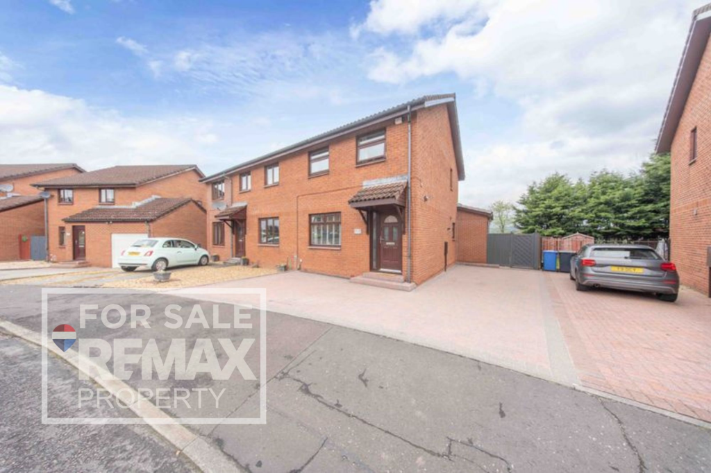 Main image of property: 52 Blenheim Place, Stenhousemuir, Larbert, FK5 4PT