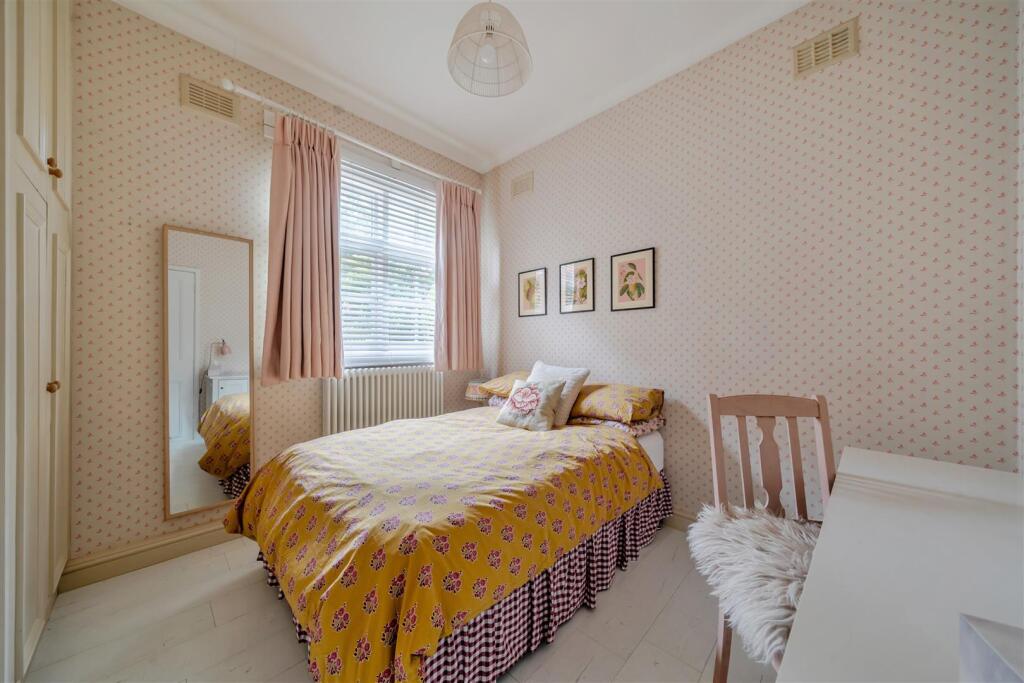 Apartment in Shrewsbury, Kingsland - More