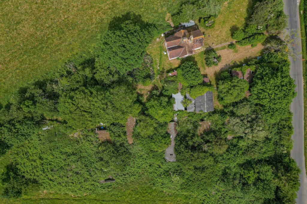 Goudhurst Road, Staplehurst, Tonbridge, Kent, TN12 photo 4