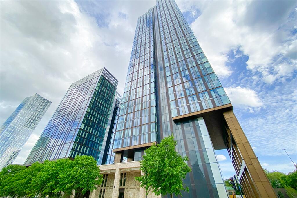 Main image of property: Elizabeth Tower, M15