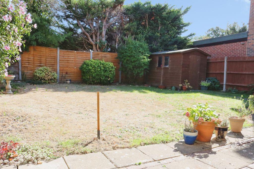 House in Slough - View 2