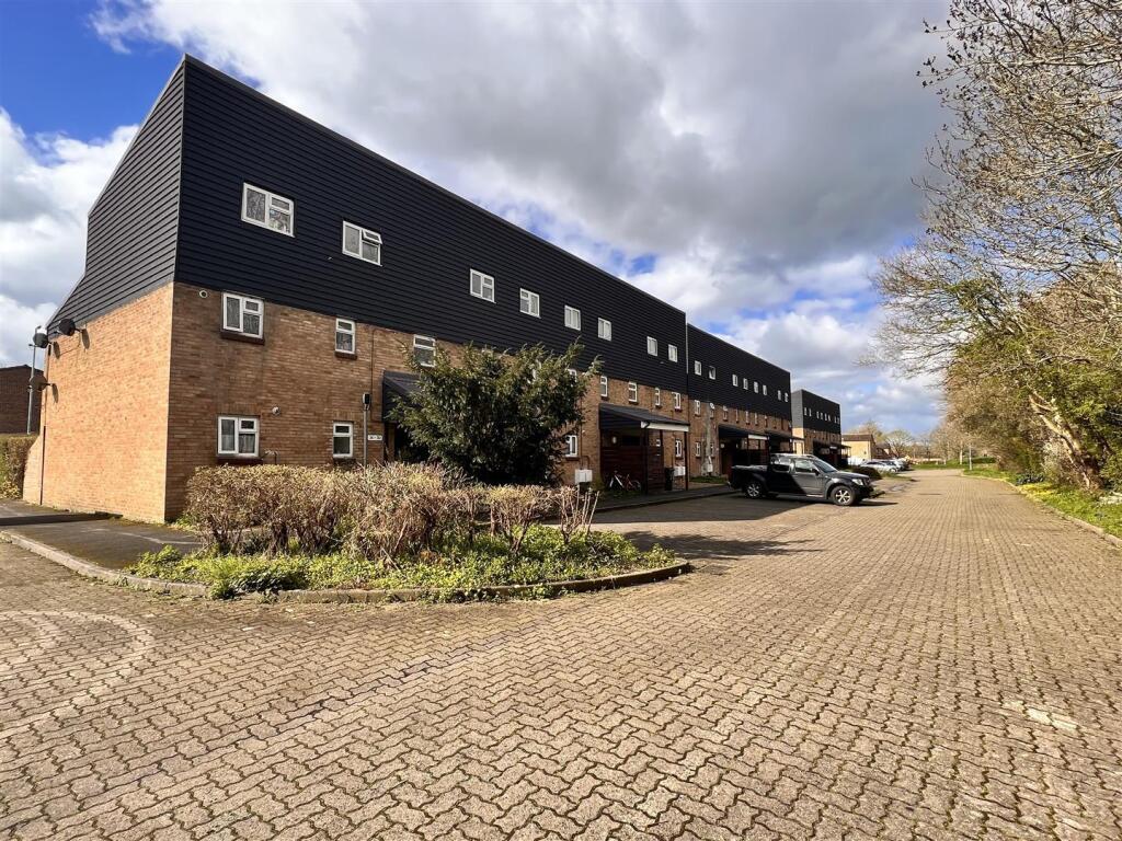 Main image of property: Stratford Close, Toothill, Swindon