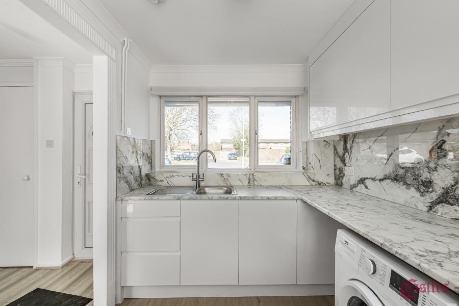 Main image of property: Glamis Close, Cheshunt, EN7