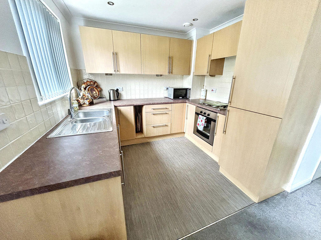 Ladbrooke Road, Great Yarmouth photo 2