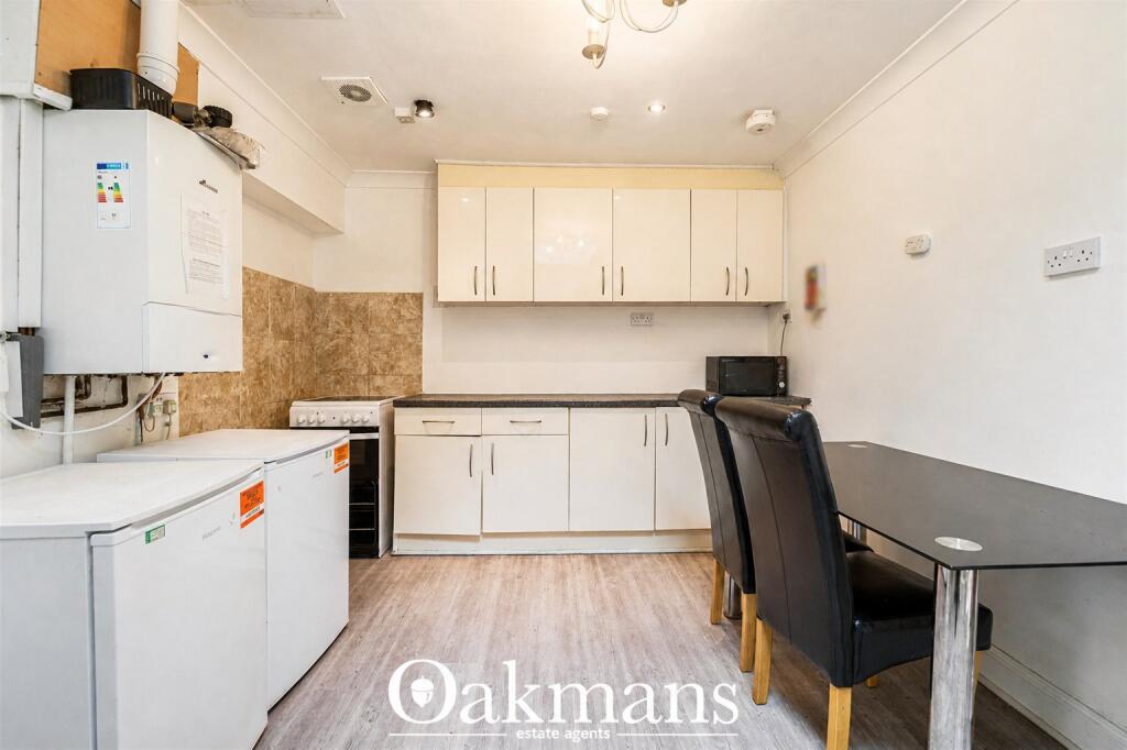6 bedroom house for rent