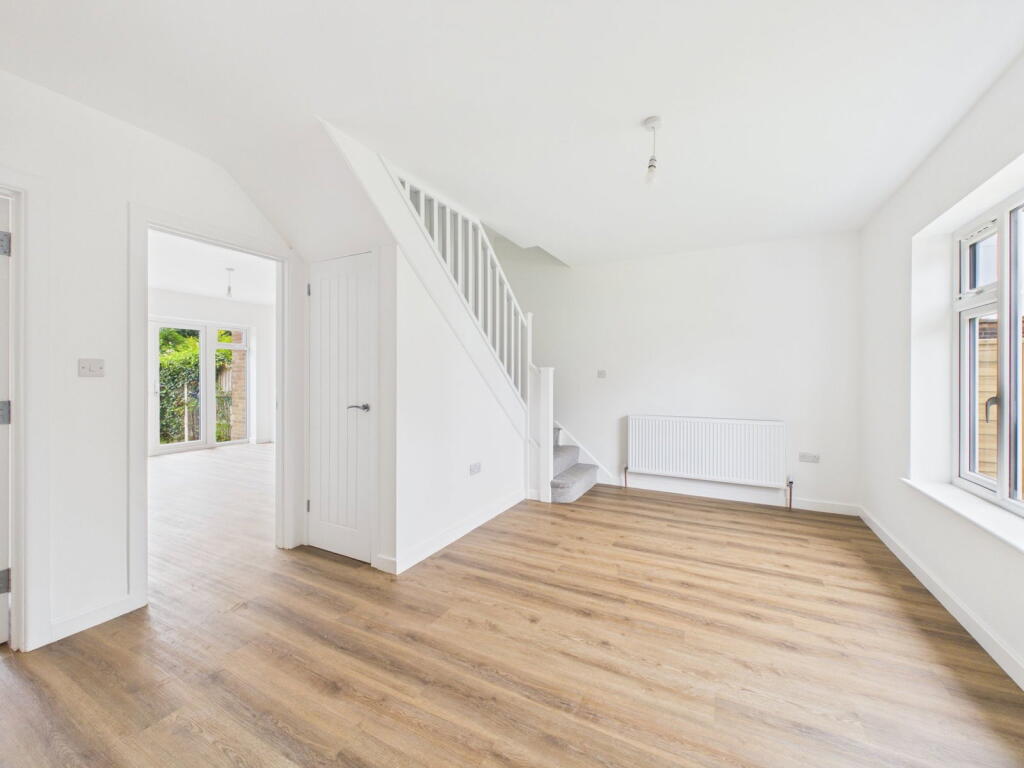 House in Worthing, West Sussex - More