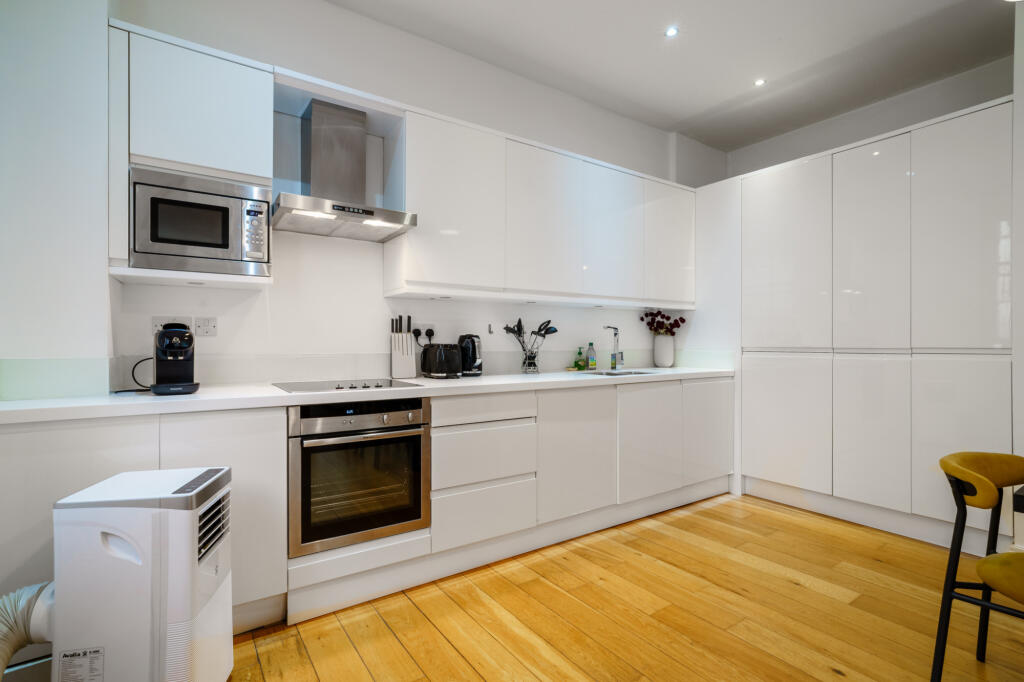 2 bedroom maisonette for rent