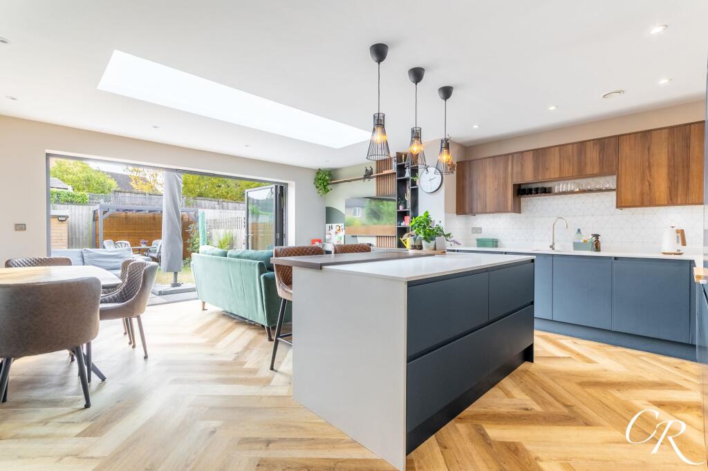 House in Cheltenham, Warden Hill, Leckhampton - More