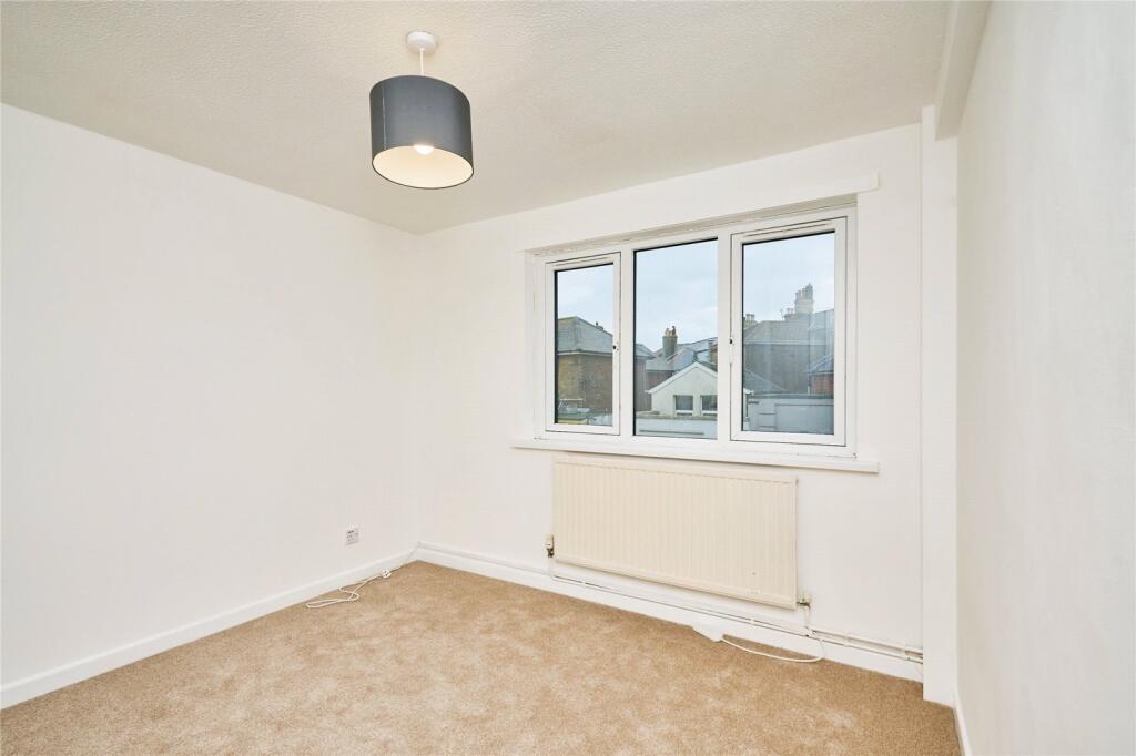 Apartment in Sandown, Yaverland - View 5