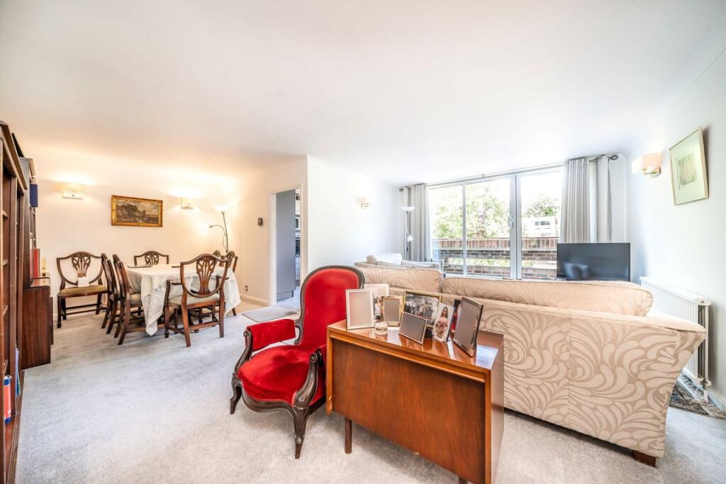Apartment in Weybridge - View 4