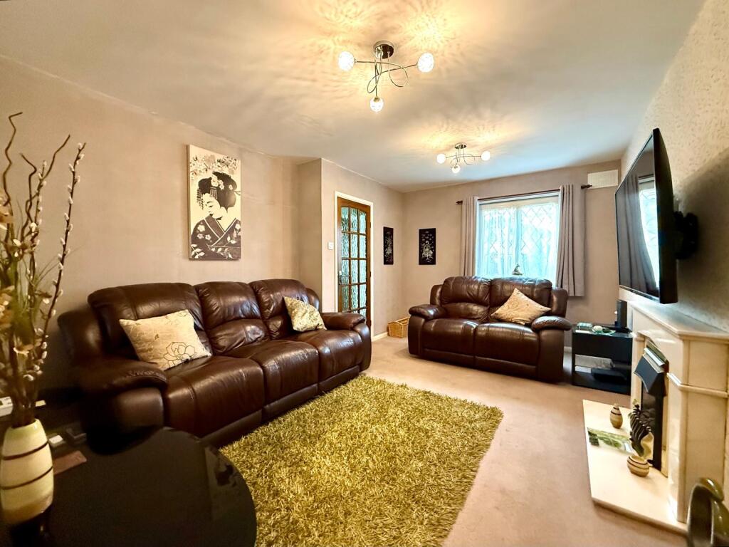 Worsley Road, Freshbrook, Swindon photo 2