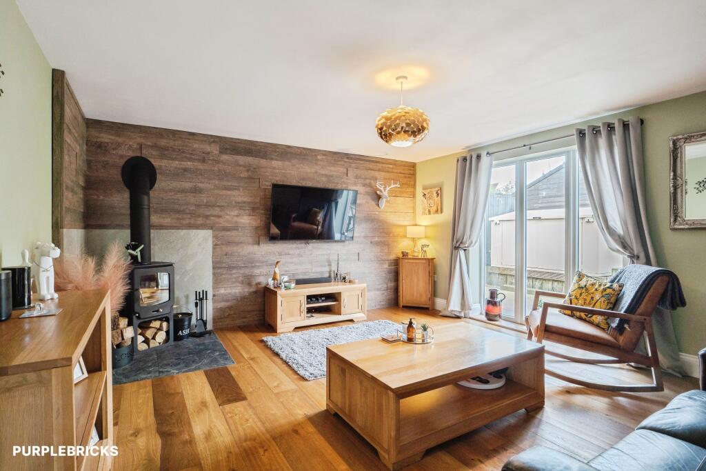 Hunts Farm Close, Coalville, LE67 photo 3
