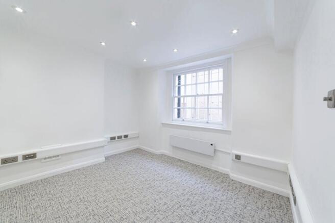 bedroom 5.jpg