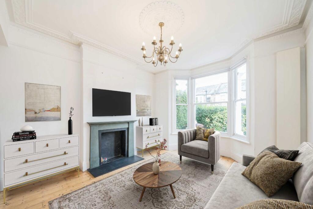 House in London - View 2