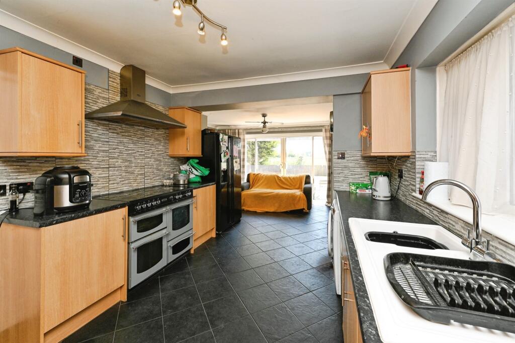 Listers Road, Upwell, Wisbech photo 3