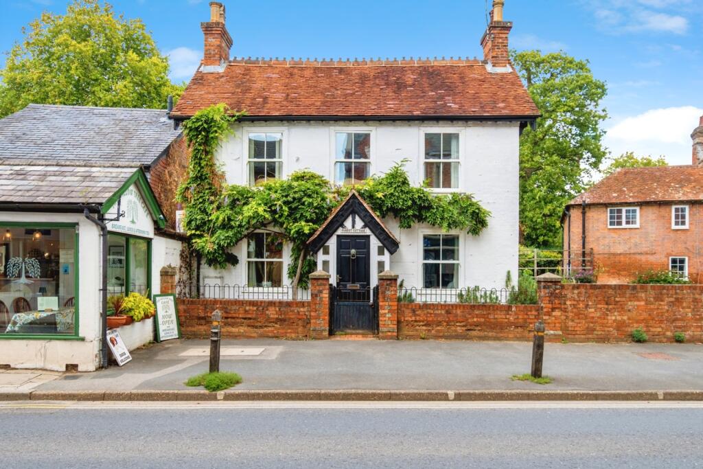 Main image of property: High Street, Lyndhurst, Hampshire, SO43