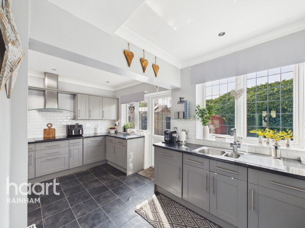 House in Rainham - View 2