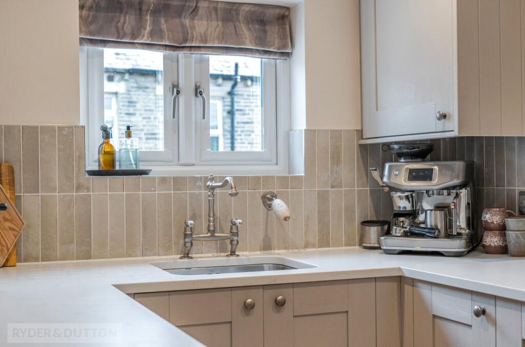 House in Calderdale, Heath, Salterhebble - View 5