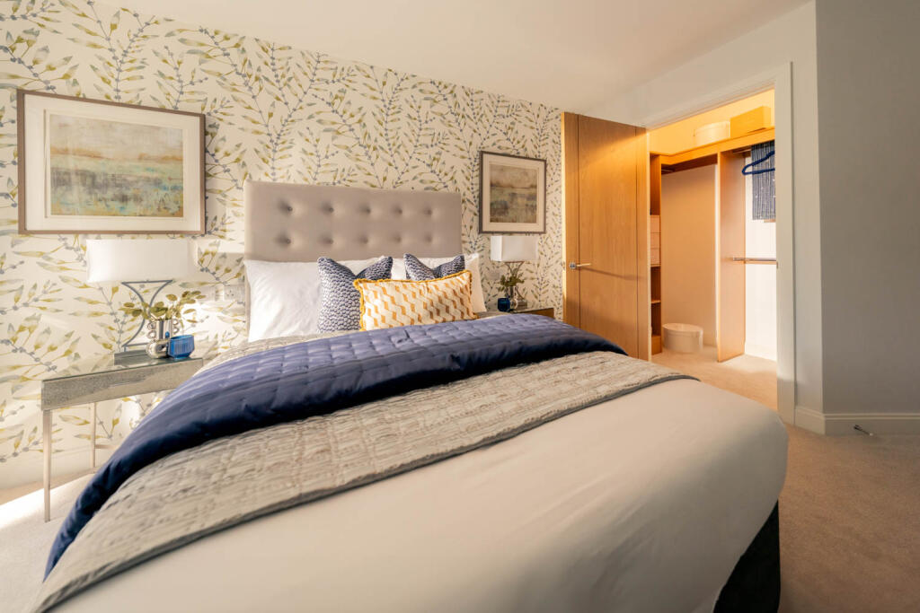 Main image of property: Reading Road,
Henley-On-Thames,
RG9 4HE
