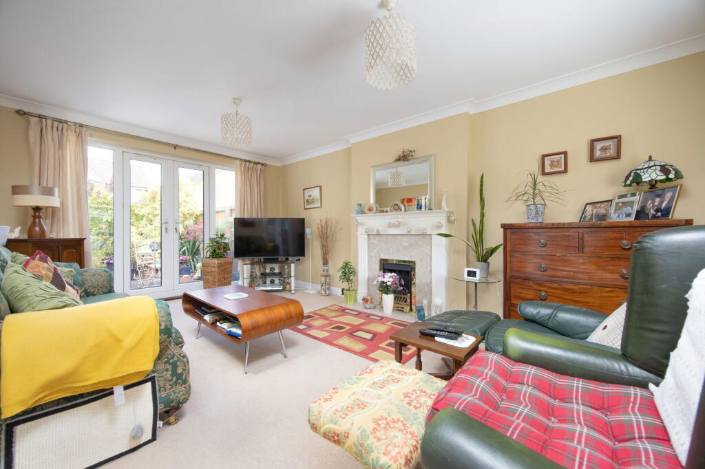 Awdry Road, Devizes, Wiltshire, SN10 5LF photo 3