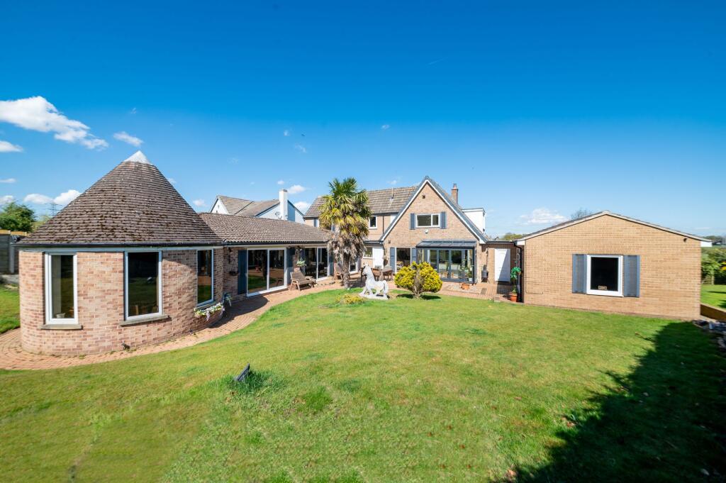 4-bed detached on Oak View, Walton Station Lane, Wakefield, WF2, £1,050,000