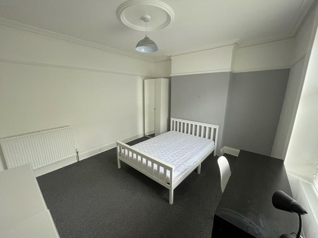 Main image of property: 40 Kensington Road